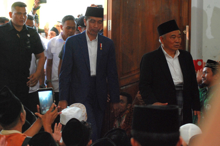 Selain itu, hari ini Presiden Jokowi juga bersilaturahim dengan para kiai, ulama, santri serta walisantri di Pondok Pesantren Amanatul Ummah, Kabupaten Mojokerto. Antara Foto/Syaiful Arif