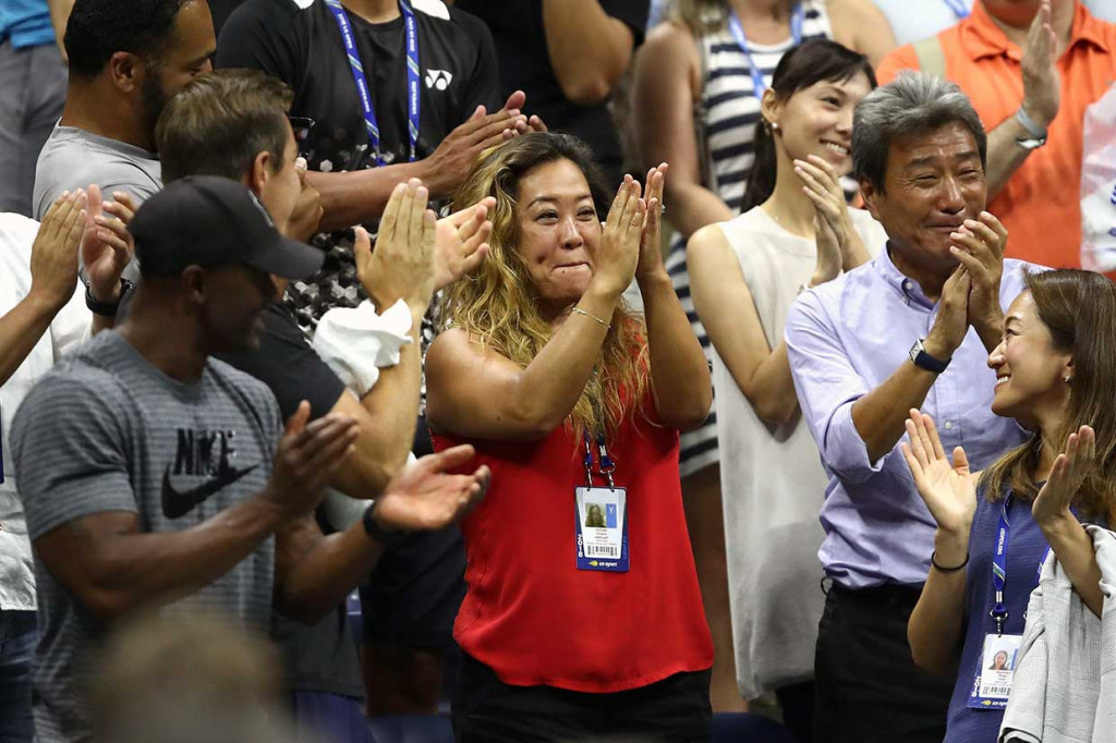 Ekspresi kegembiraan terpancar dari wajah Tamaki Osaka, setelah anaknya Naomi Osaka sukses melaju ke final AS Terbuka.