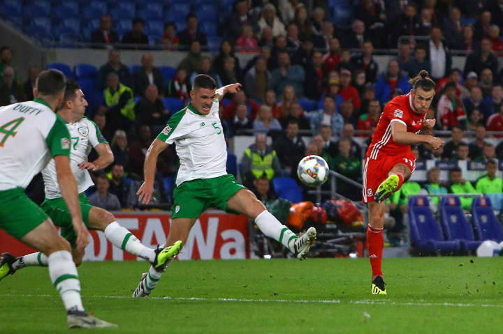 Berselang 12 menit kemudian skor berubah menjadi 2-0 ketika Gareth Bale menguasai operan panjang Ben Davies dengan dadanya, sebelum bergerak memotong dari kanan dan melepaskan sepakan melengkung kaki kiri yang indah tanpa dapat dihalau Randolph.