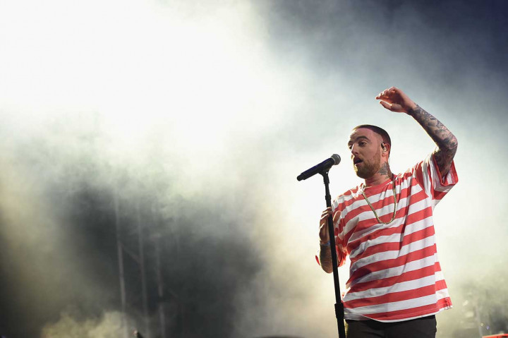 Kematiannya terjadi beberapa bulan setelah ia mengakhiri hubungan dengan bintang pop, Ariana Grande, yang diakui sebagai inspirasi untuk lagu-lagunya. Tak lama setelah putus, pada Mei dia menabrakkan mobilnya dan dituduh mengemudi di bawah pengaruh obat-obatan.