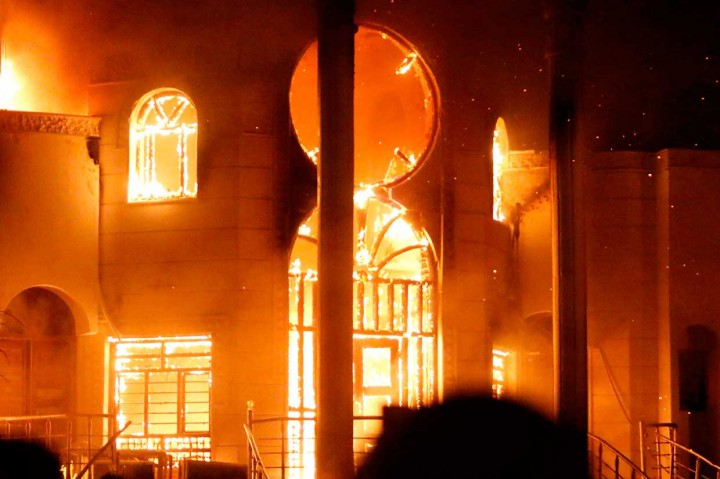 Pegawai Konsulat telah meninggalkan gedung dan pergi ke tempat aman sebelum serangan. Demonstran juga bergerak ke arah Konsulat AS, tapi gagal akibat langkah pengamanan yang ditingkatkan.