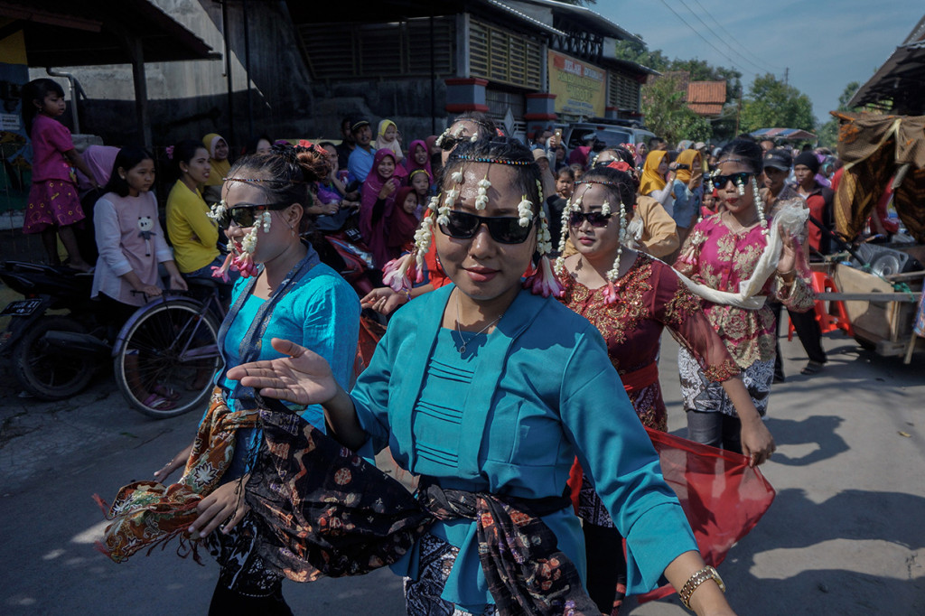 Parade bertema 'Melestarikan Budaya Tanpa Melihat Zaman' tersebut dalam rangka memperingati Tahun Baru Islam 1 Muharram 1440 H. Antara Foto/Harviyan Perdana Putra