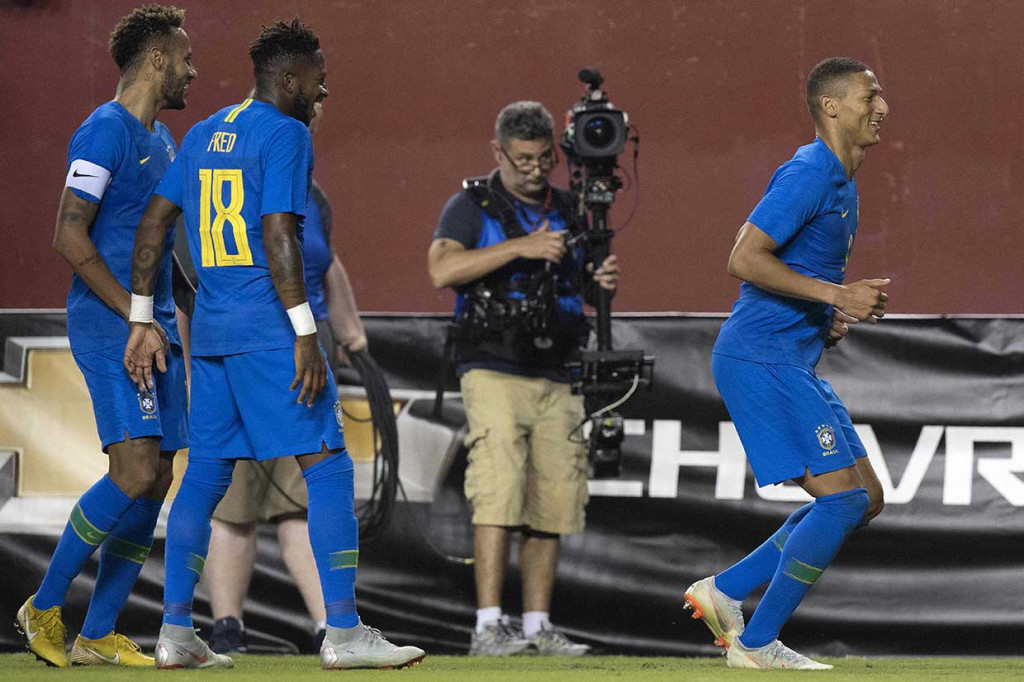 Richarlison kembali mencatatkan namanya di papan skor lima menit setelah babak kedua berjalan.