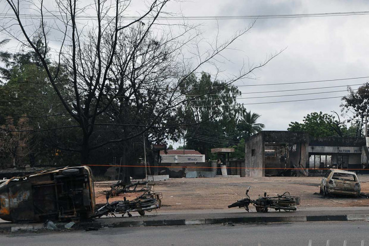Selain itu banyak kendaraan dan beberapa rumah di dekat SPBU tersebut musnah terbakar.