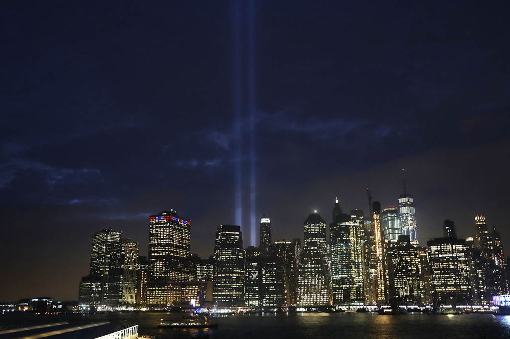 Penghormatan 17 Tahun Tragedi WTC, Langit New York Bersinar