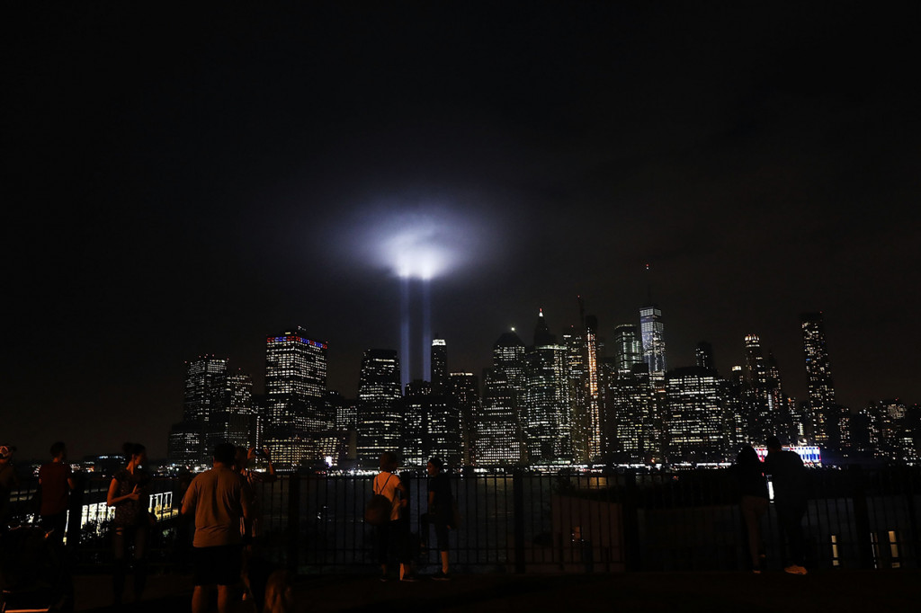 Penghormatan 17 Tahun Tragedi WTC, Langit New York Bersinar
