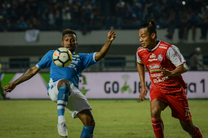 Dengan kemenangan yang melahirkan raihan tiga poin itu, Persib mengumpulkan nilai 38. Tim berjuluk Maung Bandung ini menggeser Bhayangkara FC dari posisi pertama paruh kedua Liga 1 musim ini. Sampai partai ke-21, Bhayangkara meraih nilai 35.

