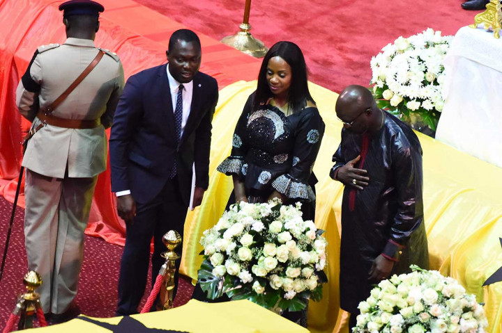 Para pemimpin dunia hadir untuk memberi penghormatan terakhir kepada Almahrum Kofi Annan sebelum dimakamkan di Accra, Ghana, Kamis, 13 September waktu setempat. Di antara pejabat dunia yang hadir yaitu Presiden Liberia George Weah dan istri Clar Weah.