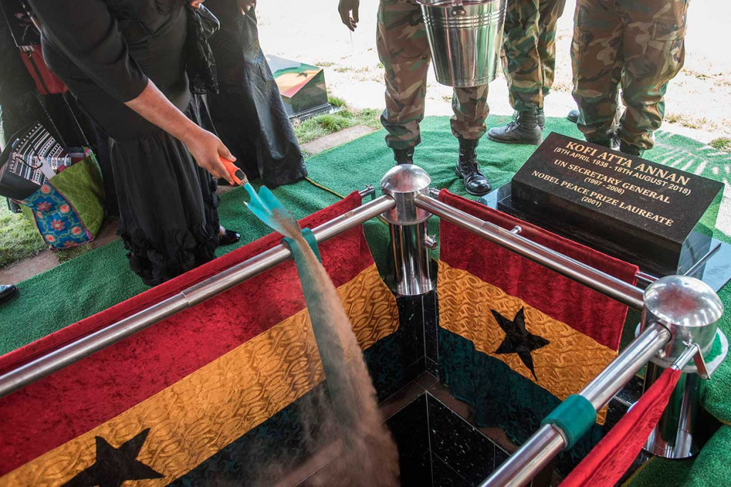 Annan menjadi Sekjen PBB selama dua periode sejak 1997-2006. Setelah pensiun, dia tinggal di sebuah desa di dekat Jenewa, Swiss.