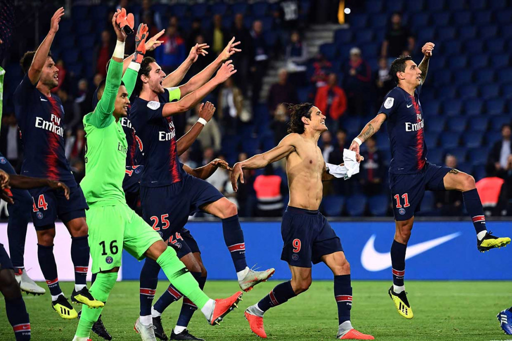 Bagi PSG ini merupakan kemenangan kelima dari lima pertandingan Liga Prancis yang mereka lakoni.