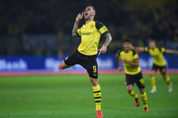 Pemain pengganti Paco Alcacer, yang melakukan debutnya di Liga Jerman setelah didatangkan dari Barcelona musim ini, mencatatkan namanya di papan pada menit ke-88 untuk memastikan kemenangan kedua beruntun bagi timnya.