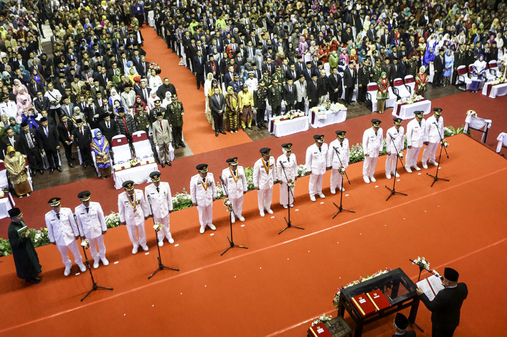 Kepala daerah yang dilantik yakni Palembang, Prabumulih, Muara Enim, Empat Lawang, Prabumulih, Pagar Alam dan Banyuasin. Sementara dua daerah lain, yakni Kabupaten Lahat dan Ogan Komering Ilir akan digelar beberapa bulan lagi.
