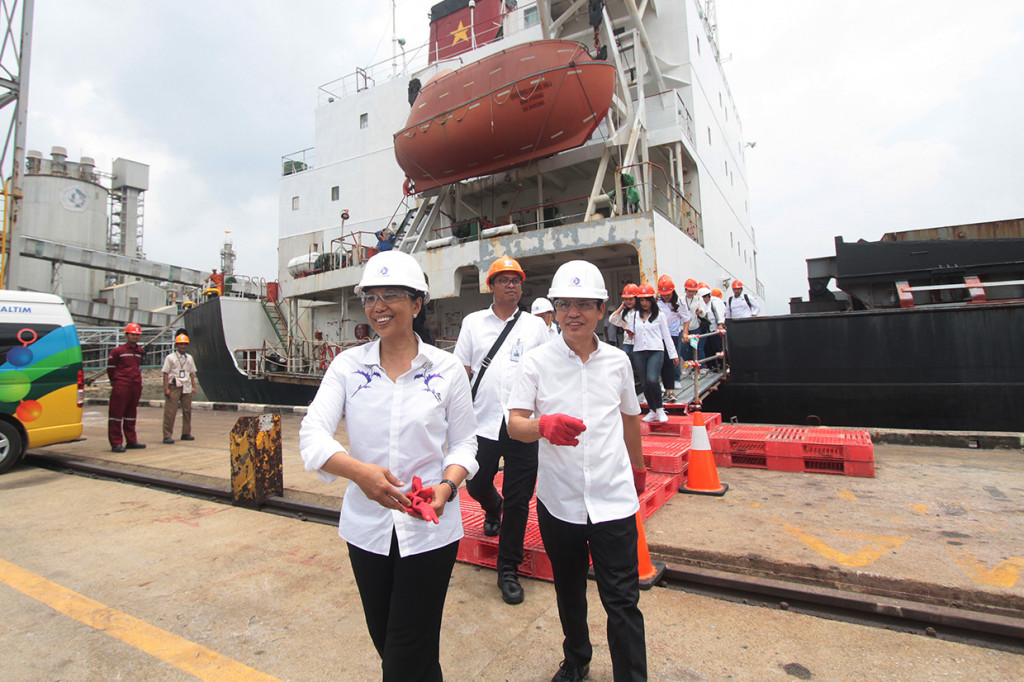 Menteri Rini mengatakan Pupuk Indonesia Grup merupakan satu dari sejumlah BUMN yang selalu mendorong pertumbuhan ekonomi Nasional melalui ekspor produk yang kualitasnya telah diakui dunia Internasional.