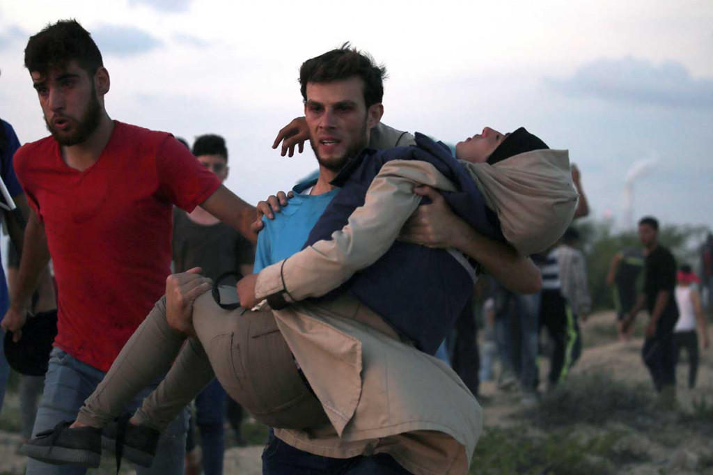 Sedikitnya 95 warga palestina cedera dalam bentrokan tersebut, 26 di antara  ditembak oleh tentara Israel dengan menggunakan peluru aktif, sementara yang lain menderita sesak nafas setelah menghirup gas air mata.