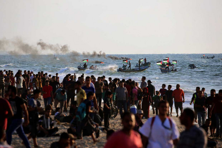 Protes di bagian utara Jalur Gaza yang diselenggarakan oleh komisi tertinggi 'Pawai Akbar Kepulangan', berpusat di Jalur Gaza tersebut, untuk menentang blokade Israel atas daerah kantung Palestina itu.