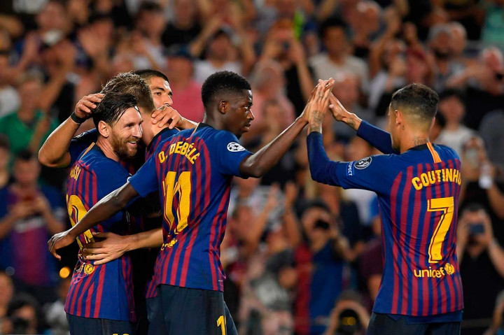 Kalah jumlah pemain, Barca justru mampu memperbesar keunggulan. Messi melengkapi trigolnya pada menit ke-88, berkat umpan terobosan kiriman Luis Suarez yang kemudian diarahkannya dengan kaki kanan ke sudut bawah gawang PSV.