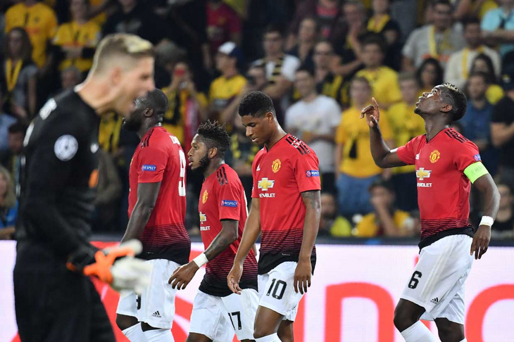 Paul Pogba memecah kebuntuan untuk membawa MU unggul 1-0 pada menit 35 lewat tendangan keras dari dalam kotak penalti yang tak terbendung kiper David von Ballmoos.