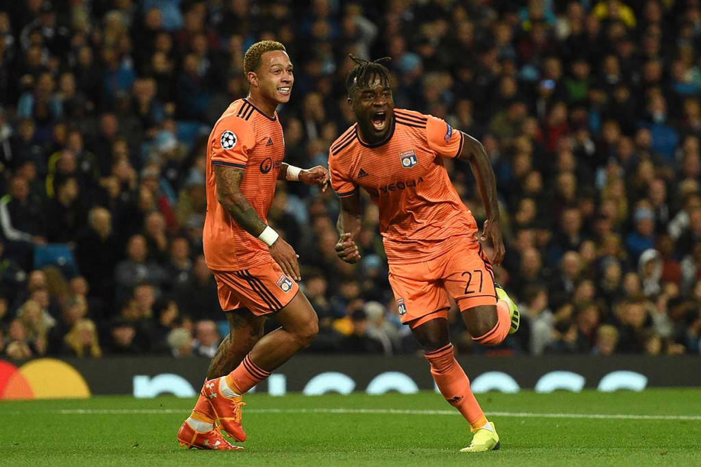 Cornet melakukan selebrasi usai menjebol gawang tuan rumah.