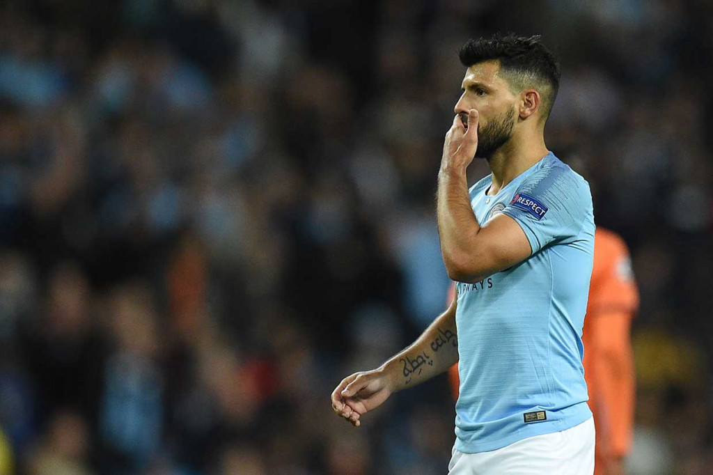 Tepat di pengujung waktu normal kiper Anthony Lopes melakukan penyelamatan penting menggagalkan percobaan tembakan Sergio Aguero sekaligus memastikan kemenangan Lyon atas City dengan skor 2-1.