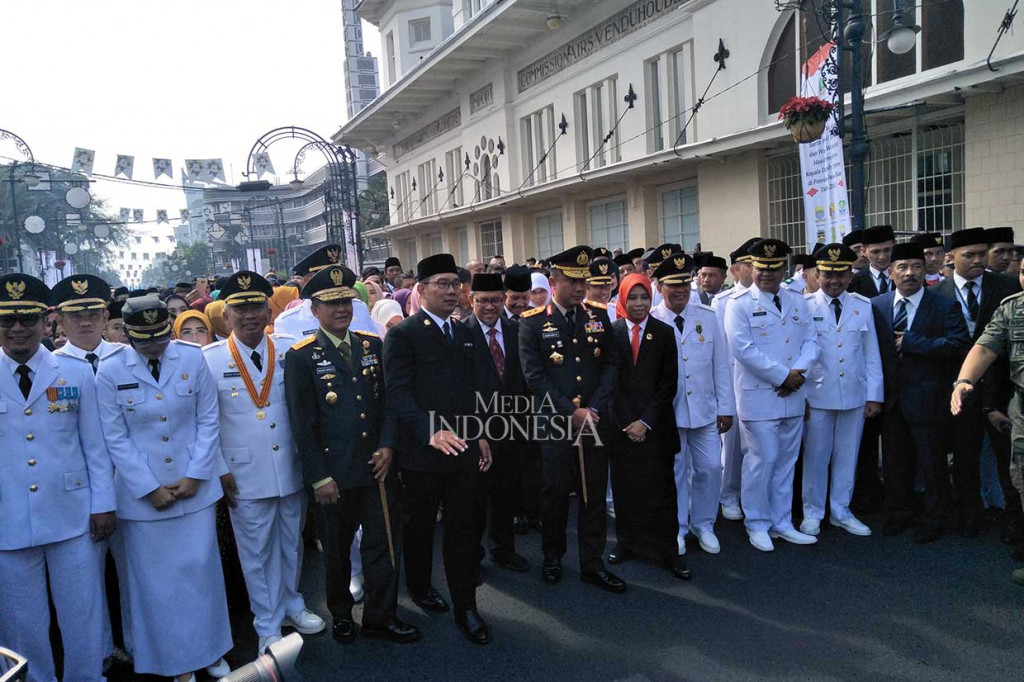 Ridwan Kamil Lantik 6 Wali Kota dan Bupati