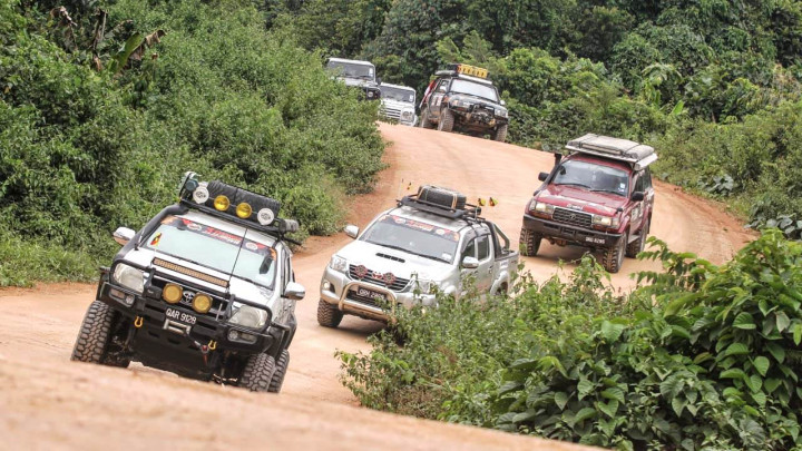 Sebanyak 400-an offroader dari Malaysia, Thailand, Vietnam, Indonesia, Brunei dan Swiss berpartisipasi dalam adventure offroad yang menempuh jarak ratusan kilometer ini.