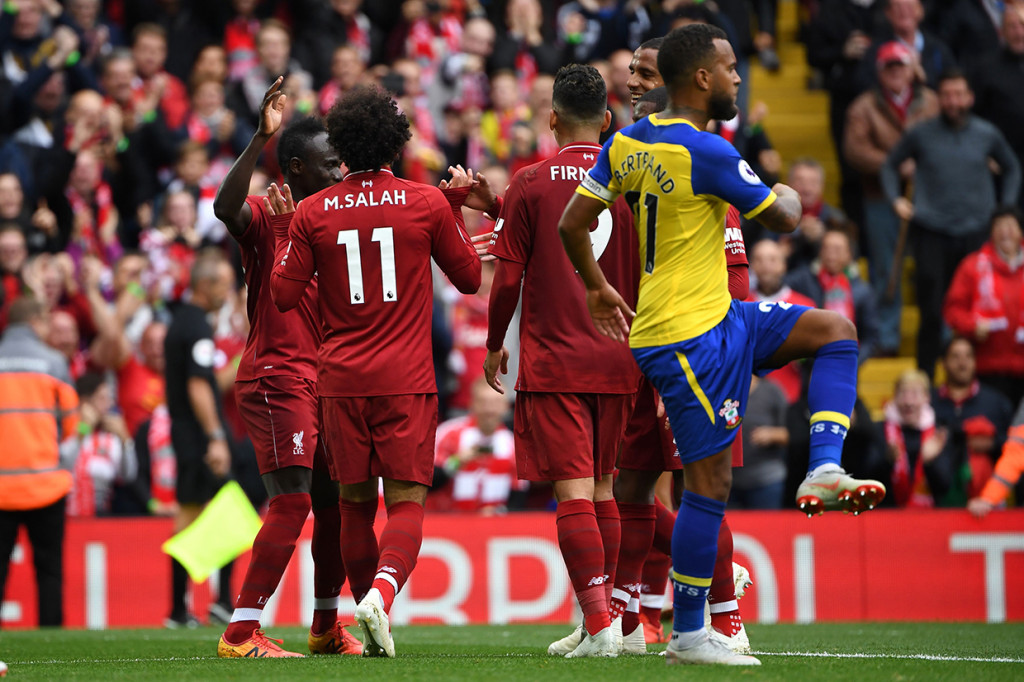 Mohamed Salah dkk nggul dua angka atas Manchester City yang pada saat bersamaan menang telak atas Cardiff City.

