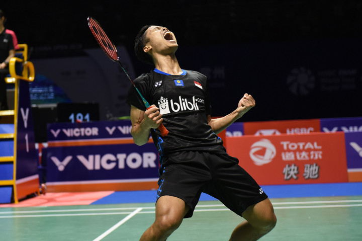 Ginting mengalahkan unggulan ketiga asal Jepang, Kento Momota, dengan dua game langsung 23-21 dan 21-19. 