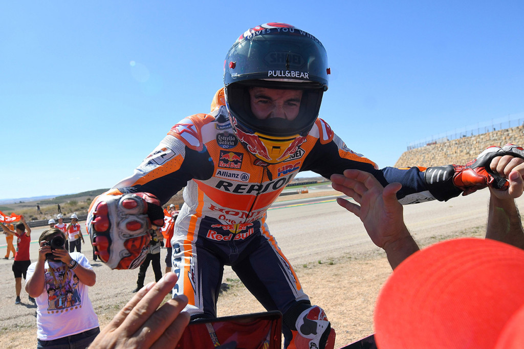 Pebalap Repsol Honda, Marc Marquez, merebut podium utama di balapan MotoGP Aragon.