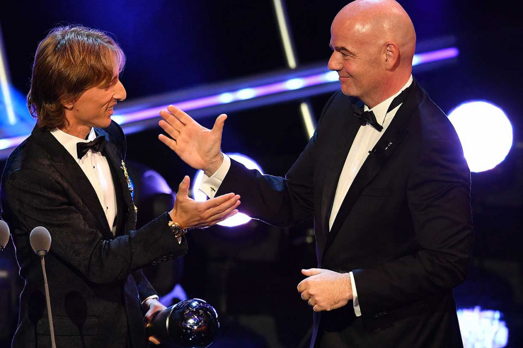 Modric masuk dalam tim juara Liga Champions Real Madrid dan berperan besar mengantar Kroasia hingga ke final Piala Dunia 2018. Pemain asal Portugal Cristiano Ronaldo, yang tahun ini pindah dari Real Madrid ke Juventus, menempati urutan kedua dalam peringkat penghargaan tahun ini, sedangkan Mohamed Salah dari Liverpool di urutan ketiga.