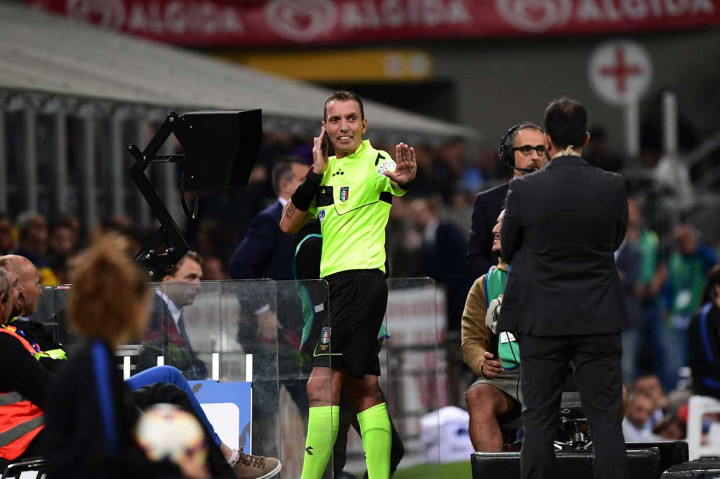 Inter Milan membuka keunggulan menjelang babak pertama lewat penalti usai Vitor Hugo yang melakukan handball di kotak terlarang. Keputusan penalti diberikan wasit setelah dilakukan peninjauan VAR.