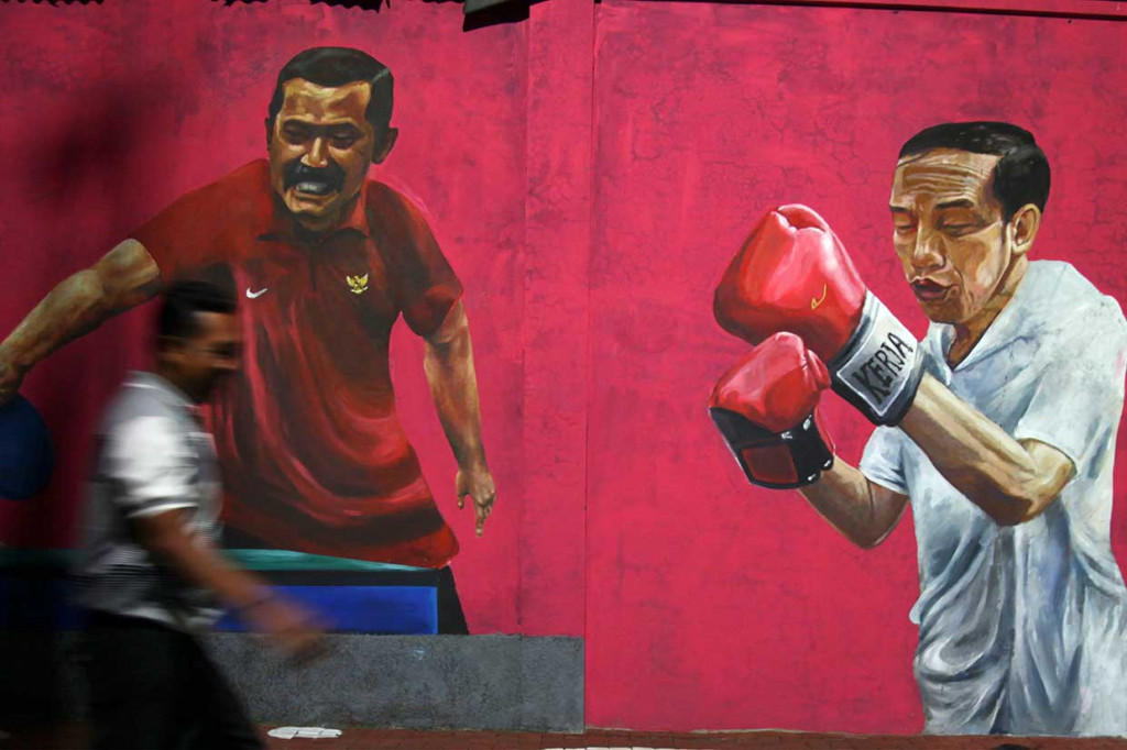 Para seniman mural sebelumnya juga telah menghiasi kampung ini dengan gambar sejumlah legenda atlet Indonesia dan tokoh bangsa seperti Presiden Jokowi yang mengenakan sarung tinju dan Wali Kota Surakarta FX. Hadi Rudyatmo yang bermain tenis meja. 