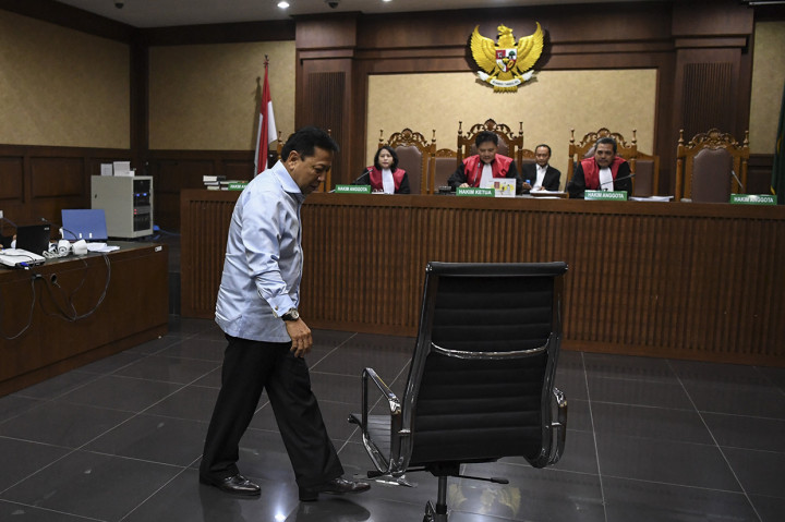 Mantan Ketua DPR Setya Novanto memberikan kesaksian dalam sidang kasus dugaan suap pengadaan satelit monitoring di Bakamla dengan terdakwa Fayakhun Andriadi di Pengadilan Tipikor, Jakarta.