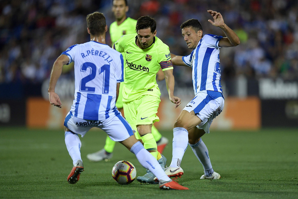 Megabintang Barcelona Lionel Messi gagal menambah pundi golnya musim ini. Ia tak sanggup mencetak gol ke gawang Leganes. Afp Photo/Oscar Del Pozo