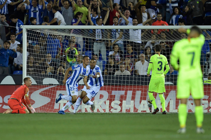 Tuan rumah akhirnya mampu mencetak gol keunggulan berkat aksi Oscar Rodriguez. Leganes pun berhasil mempertahankan skor 2-1 atas Barcelona. Afp Photo/Oscar Del Pozo