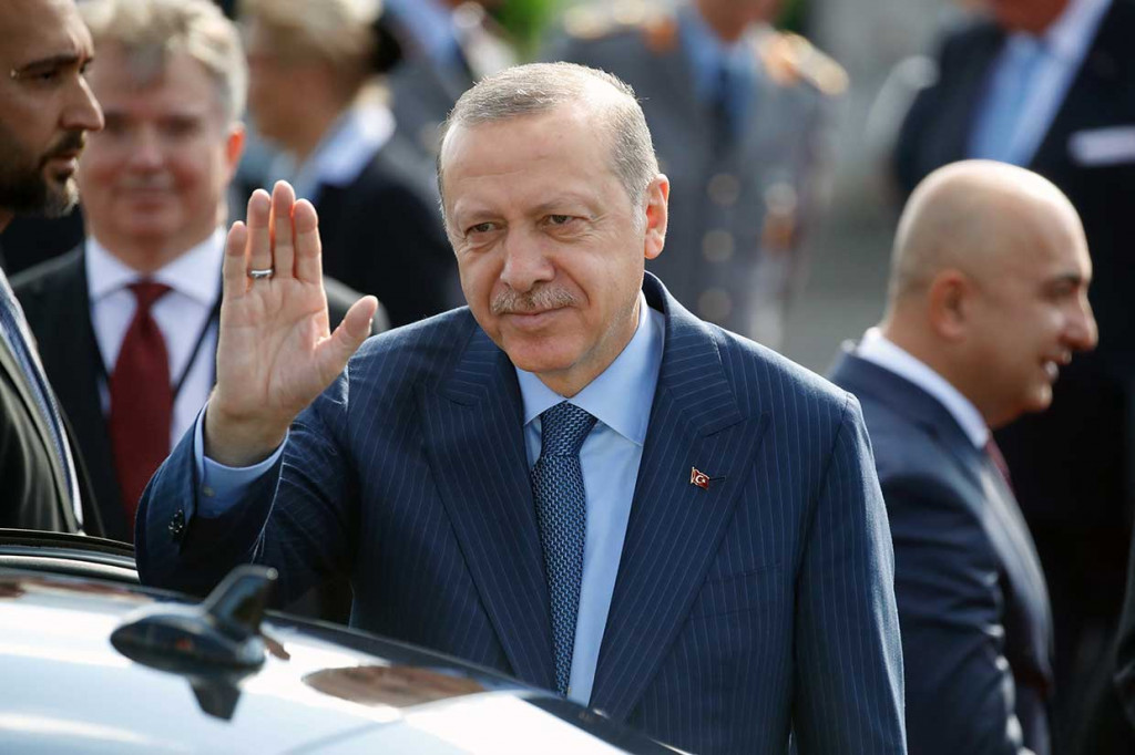 Selama kunjungan tiga hari, Erdogan dijadwalkan bertemu dengan timpalannya dari Jerman Frank-Walter Steinmeier dan mengadakan pembicaraan dengan Kanselir Angela Merkel.
