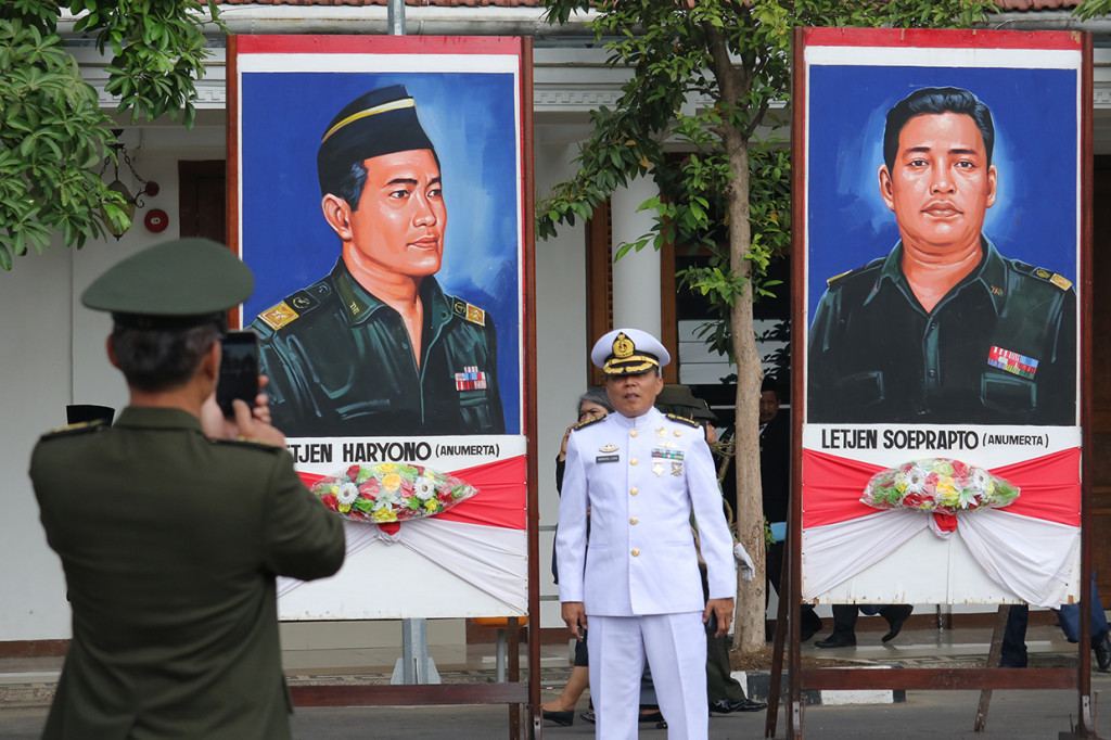 Upacara itu bertema Pancasila Sebagai Landasan Kerja Mencapai Prestasi Bangsa. Antara Foto/Didik Suhartono
