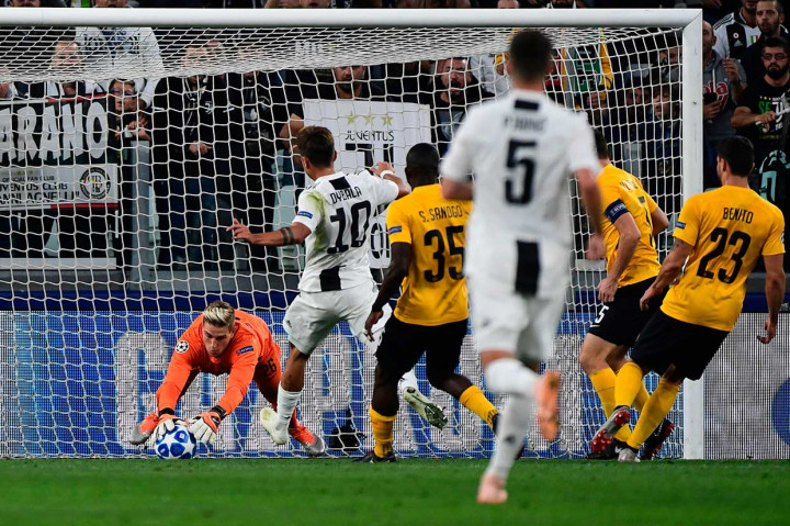 Pada menit 19 Juventus berpeluang menggandakan keunggulan ketika Dybala menerima umpan Fernardo Bernadeschi di dalam kotak penalti, sayangnya bola tendangan penyerang Argentina itu masih tepat mengarah ke pelukan Von Ballmoos.