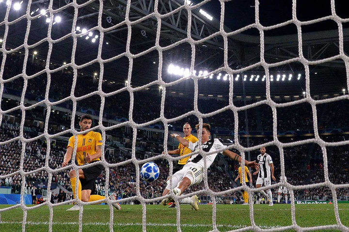 Dybala akhirnya melengkapi hattricknya pada menit ke-69 menyambut umpan silang Juan Cuadrado.