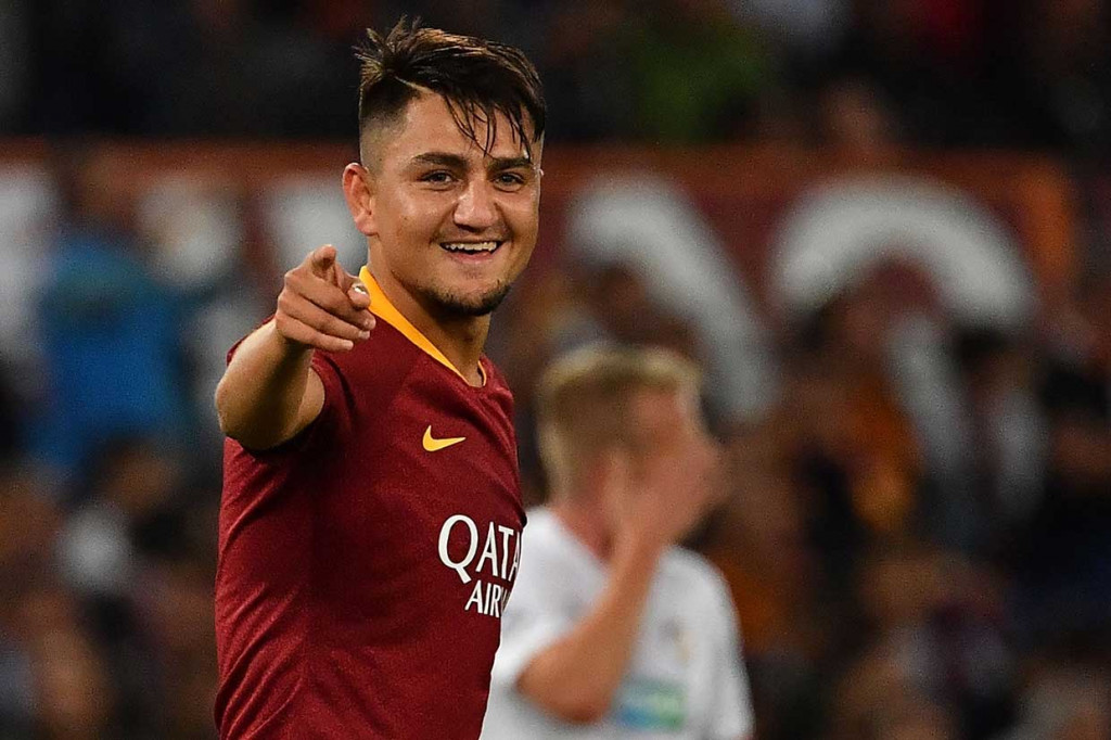 Pada menit ke-64 giliran Cengiz Under mencatatkan namanya di papan skor untuk membawa Roma unggul 3-0.