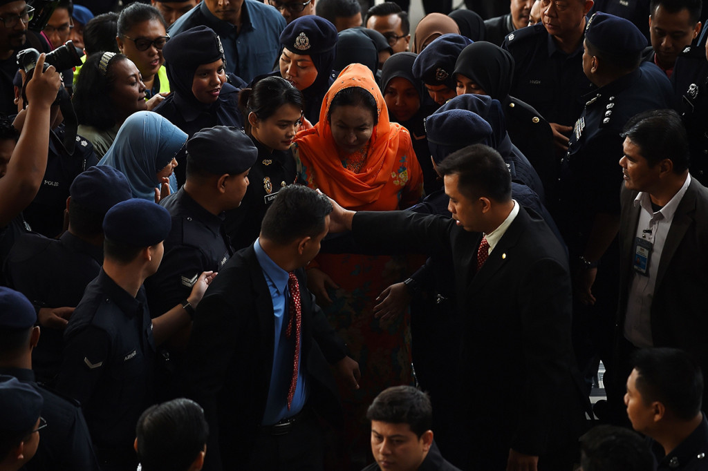 Rosmah Mansor, dijerat 17 dakwaan kasus pencucian uang dalam sidang di Pengadilan Tinggi Kuala Lumpur.