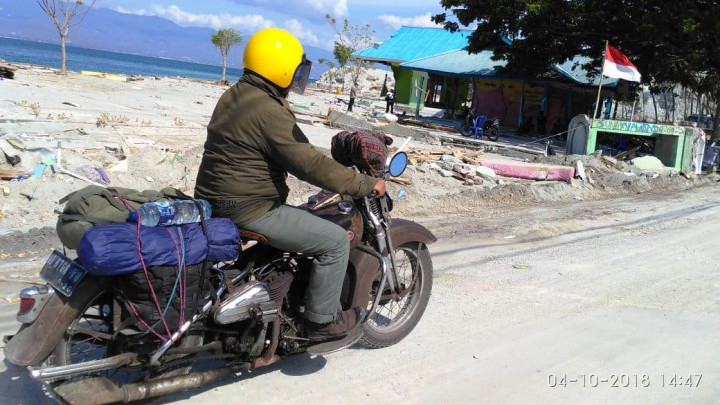 Menyusuri pesisir Palu yang terdampak tsunami. Rombongan turing memulai perjalanan dari Makassar pada 1 Oktober 2018.