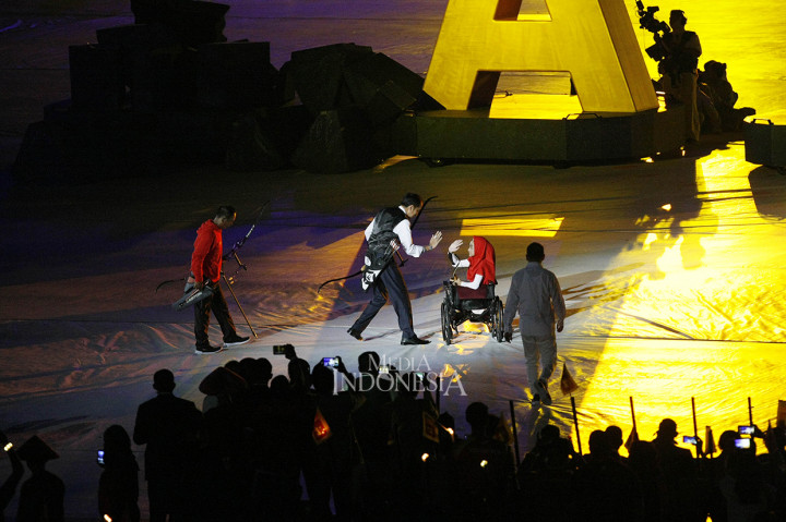 Jokowi sebelumnya membuka Asian Para Games menggunakan bahasa isyarat. 