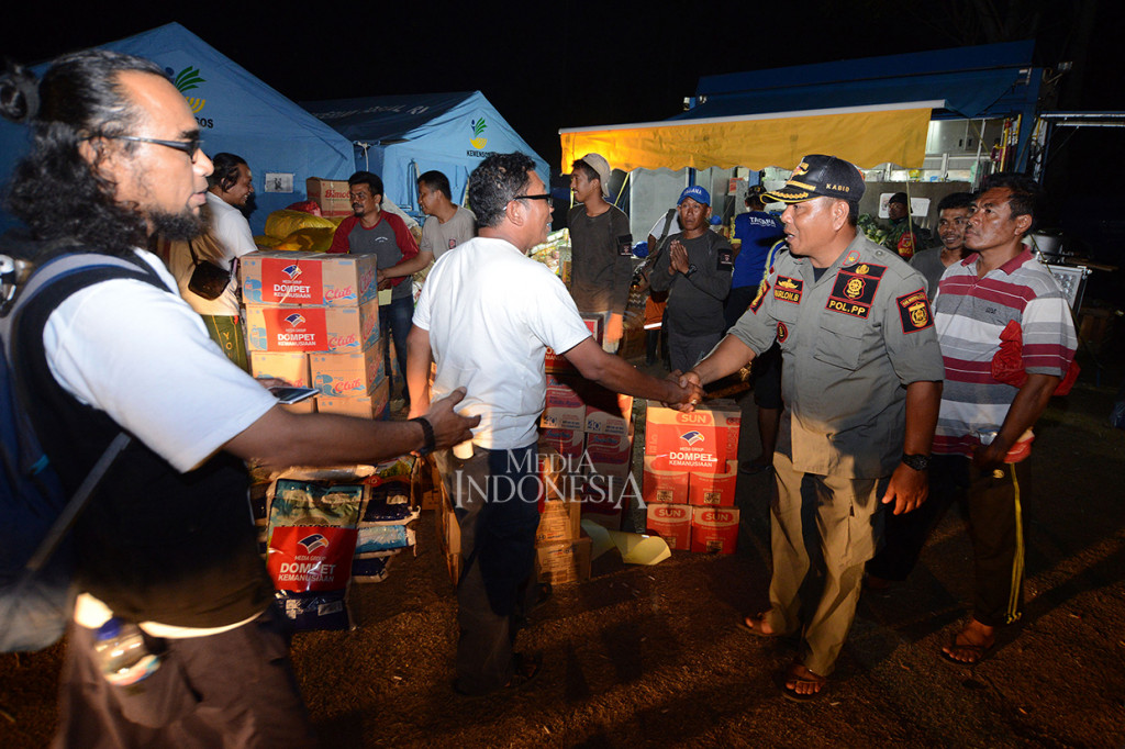 Media Group menyalurkan menyalurkan bantuan kemanusiaan untuk korban gempa dan tsunami di Palu dan Donggala, Sulawesi Tengah berupa sembako dan air mineral.