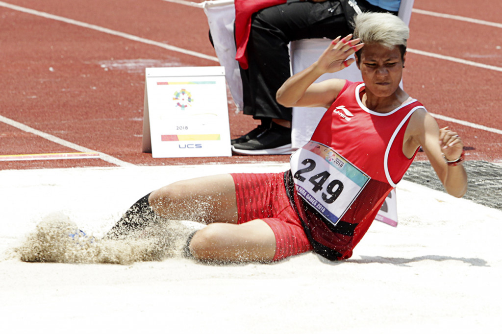 Rica Oktavia berhasil mencatatkan lompatan terbaik, sejauh 5,25 meter. INAPGOC/tjpimages/Jessica Margaretha