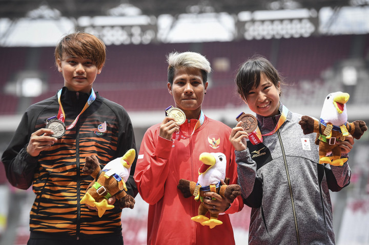 Medali perak diraih Malaysia, Siti Noor Radiah, dengan lompatan sejauh 5,18 meter. Adapun perunggu menjadi milik atlet Jepang, Sakai Sonomi, dengan lompatan 5,02 meter. Antara Foto/Dhemas Reviyanto
