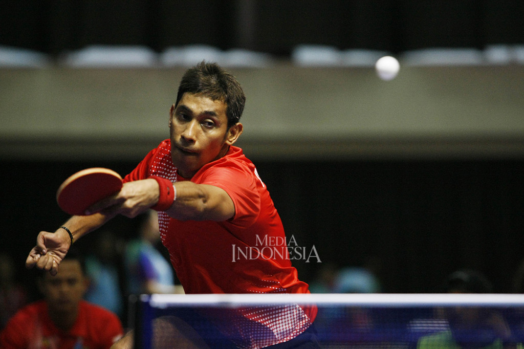 Pertandingan berlangsung cukup ketat dalam empat set. David Jacobs memenangi pertandingan dengan skor 11-4, 7-11, 11-6, dan 17-15.