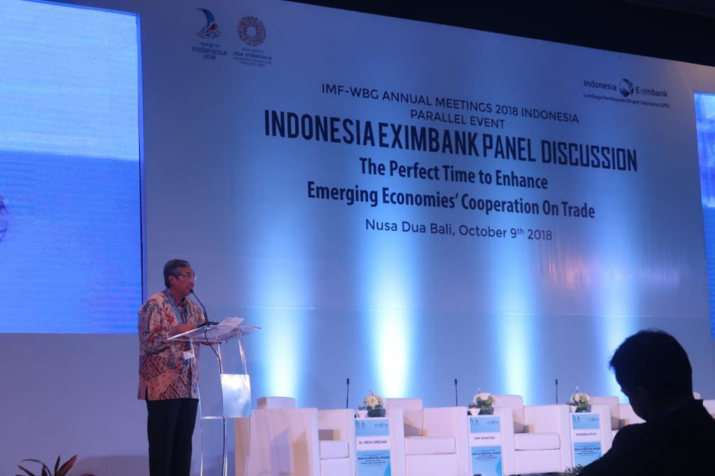 Wakil Menteri Keuangan RI Mardiasmo mengatakan bahwa perang dagang yang terjadi pada periode ini tak hanya akan berdampak pada dua negara saja, namun seluruh Indonesia sehingga Indonesia juga harus memperkuat kerja sama perdagangan internasional.