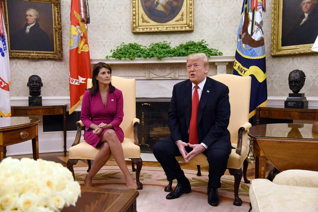 Donald Trump mengatakan Haley telah melakukan pekerjaan fantastis dan akan pergi pada akhir tahun. 