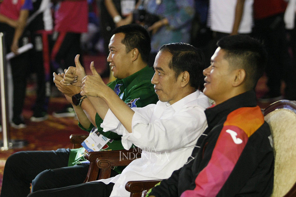 Perjuangan para lifter Indonesia juga disaksikan oleh Presiden Republik Indonesia, Joko Widodo. Ini merupakan kali pertama Presiden Jokowi menyaksikan langsung pertandingan Asian Para Games 2018 setelah sebelumnya sempat tampil di acara pembukaan.