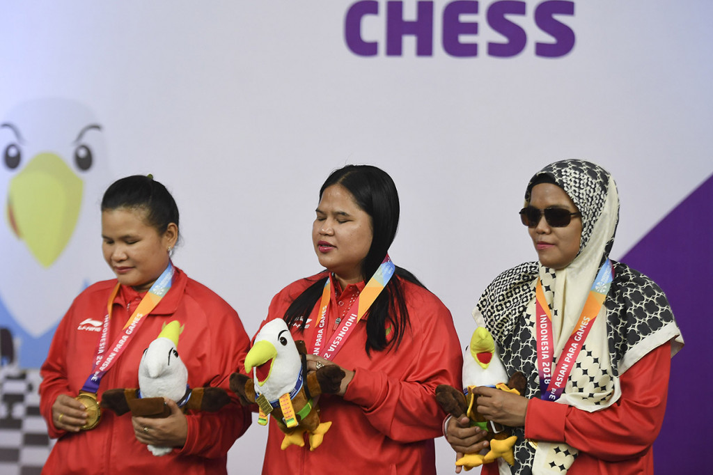 Sebelumnya, empat medali emas sudah dipersembahkan dari kategori beregu putri, putri VI-B1 (buta total) dan PI (daksa) standar perorangan putri. Antara Foto/Dhemas Reviyanto